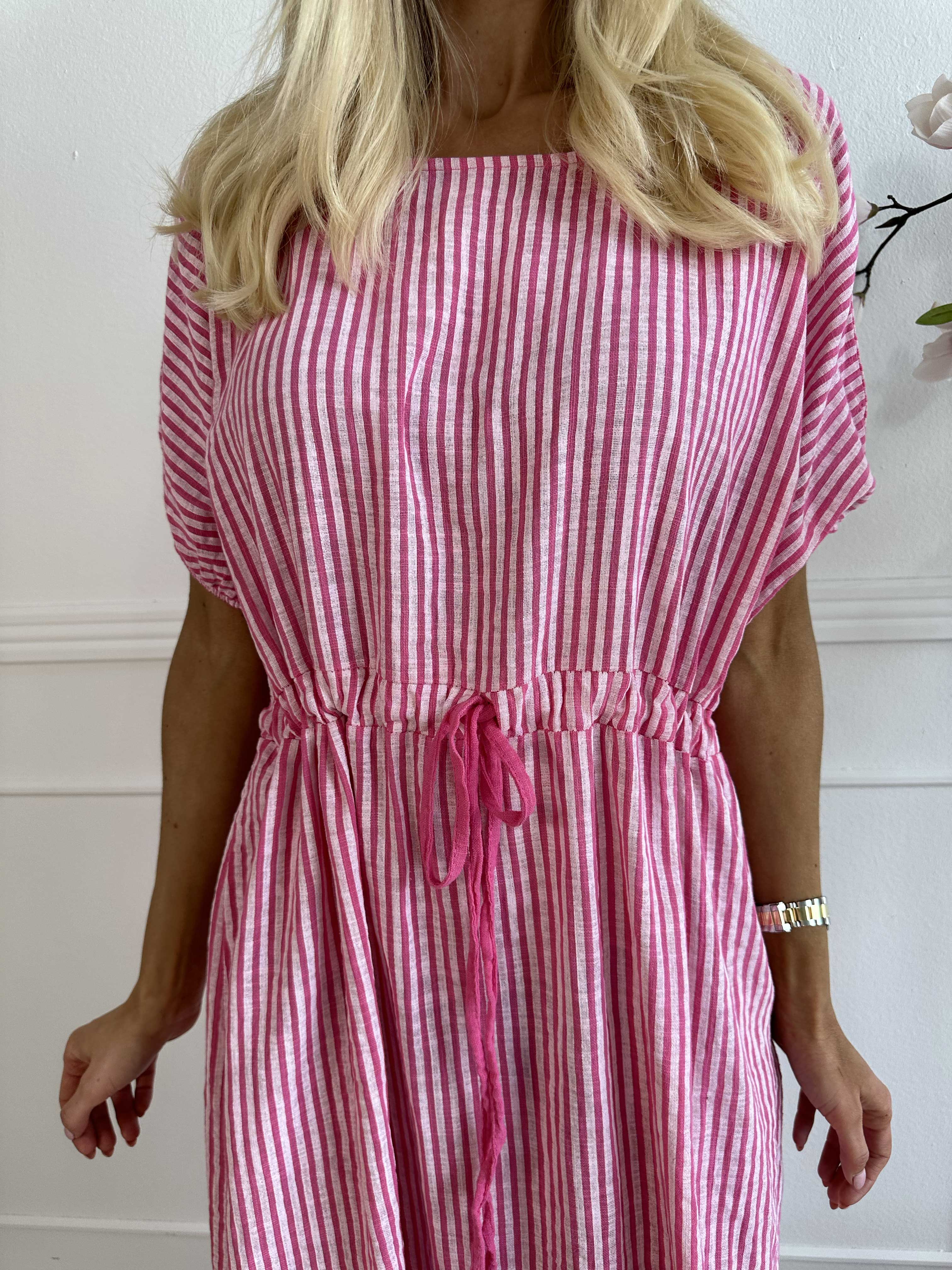 Ellie - Lång bomullsklänning med knytband i midjan